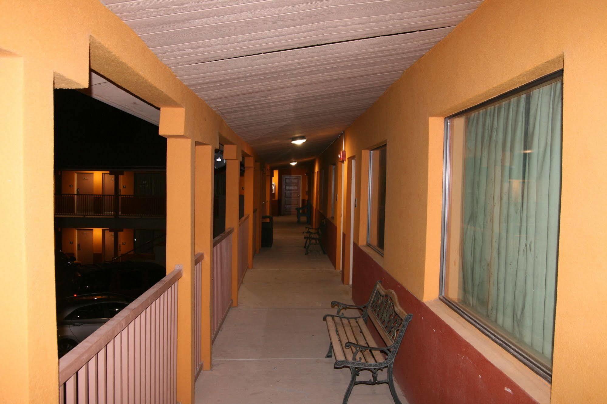 Budget Inn Artesia Buitenkant foto